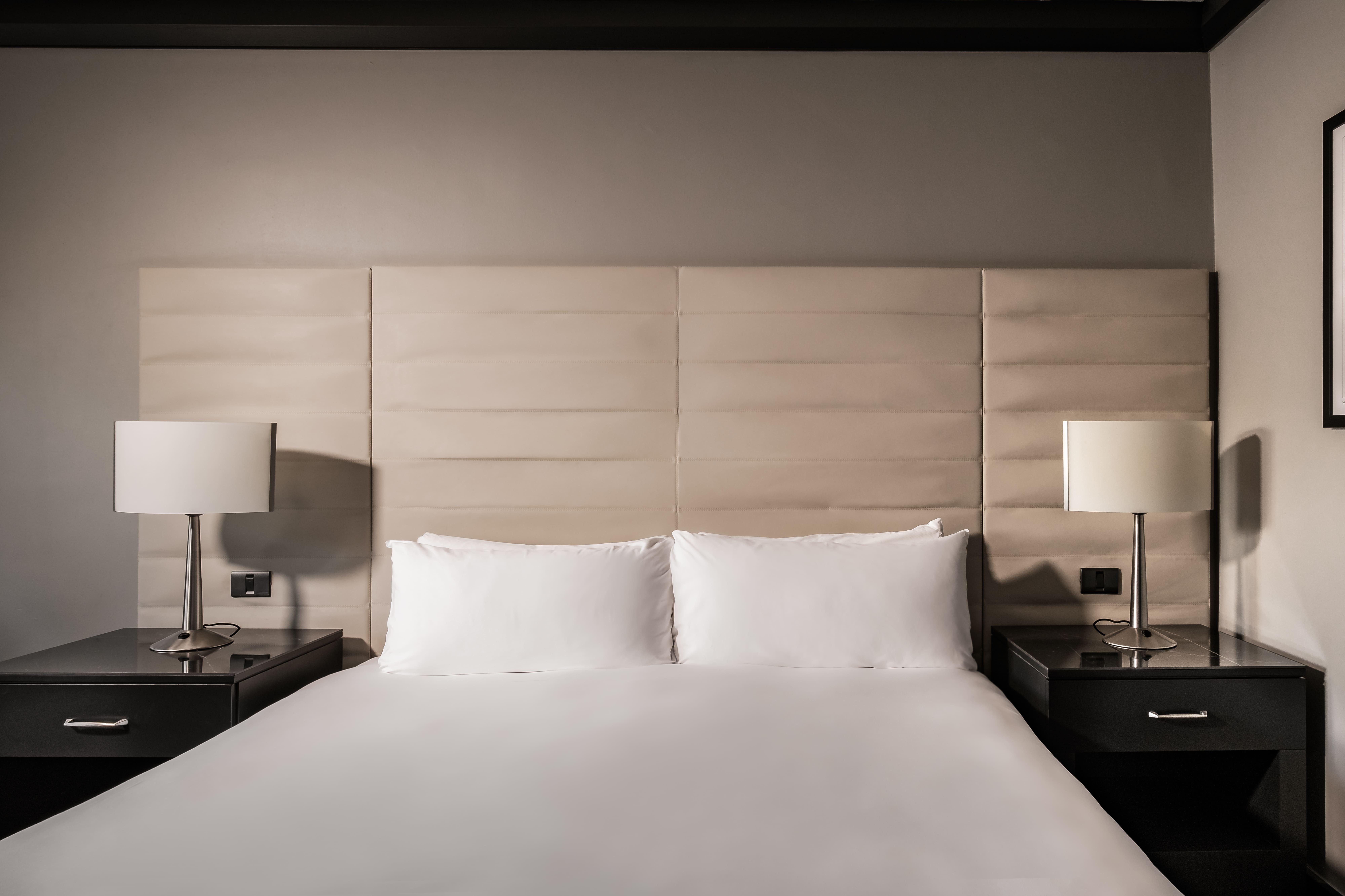 InterContinental Hotels - Malta, an IHG Hotel San Giuliano Esterno foto A bed with two pillows