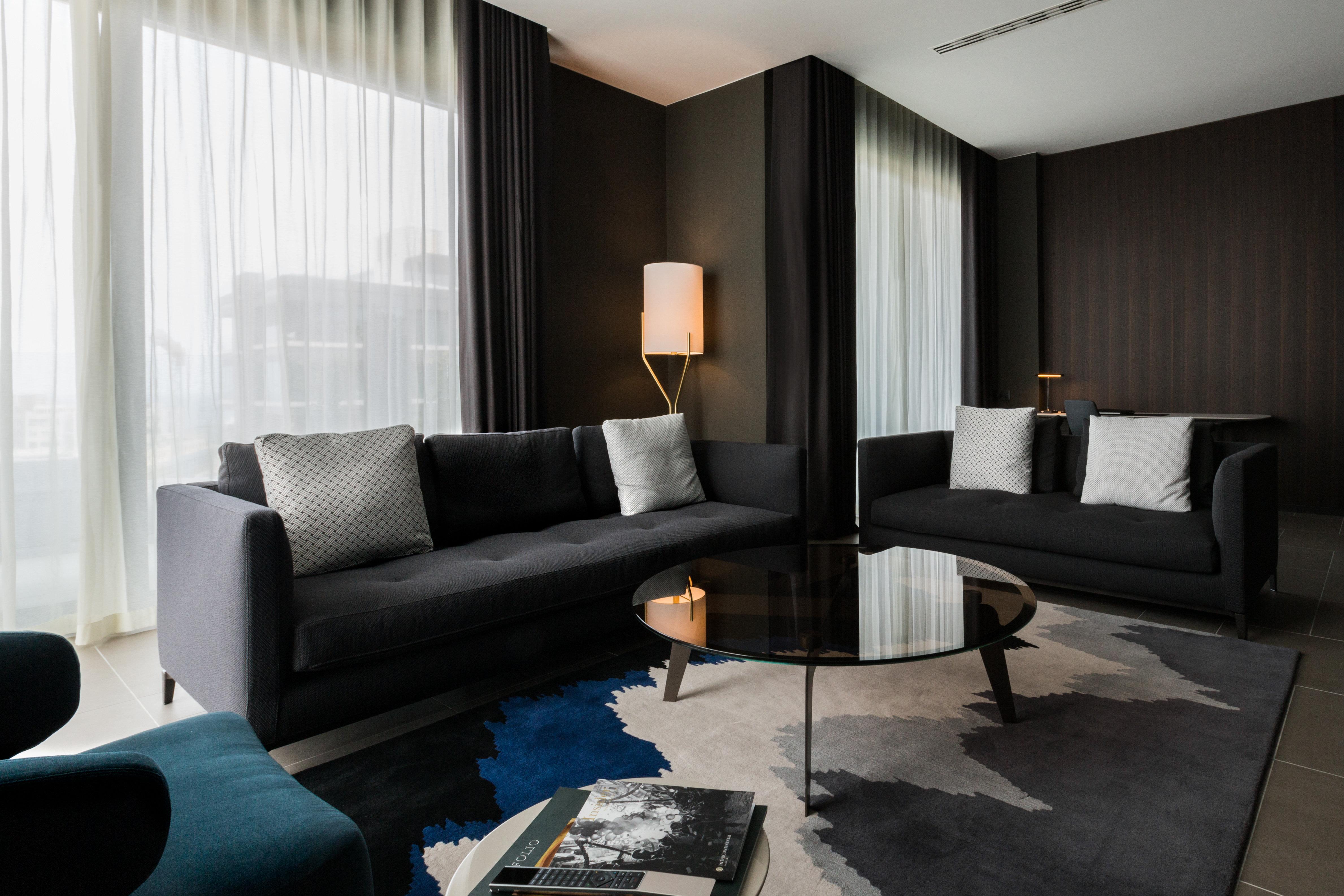 InterContinental Hotels - Malta, an IHG Hotel San Giuliano Esterno foto The living room of a suite at the hotel