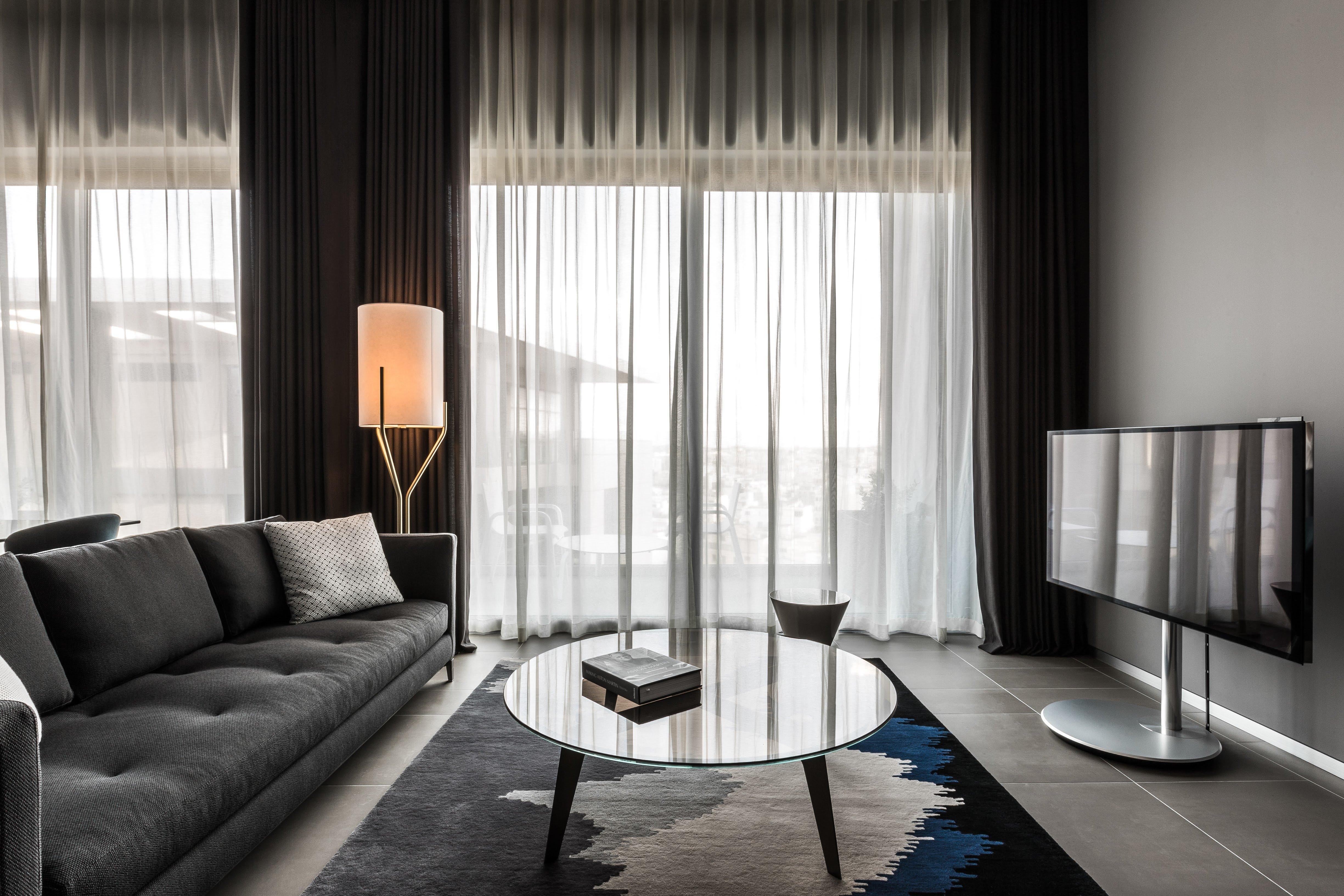 InterContinental Hotels - Malta, an IHG Hotel San Giuliano Esterno foto Interior of a suite at the Mandarin Oriental, Munich