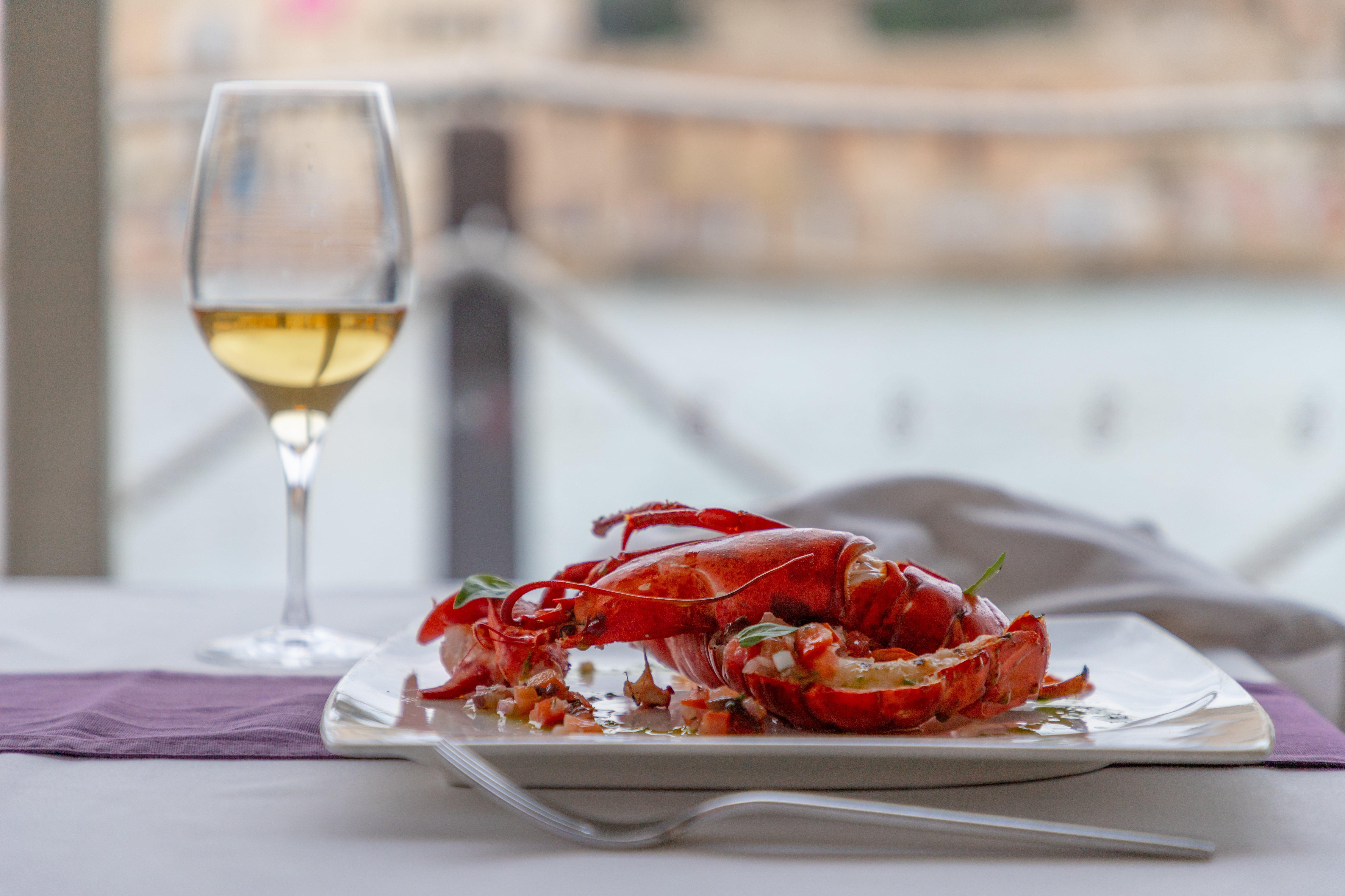 InterContinental Hotels - Malta, an IHG Hotel San Giuliano Esterno foto A lobster prepared in the traditional way