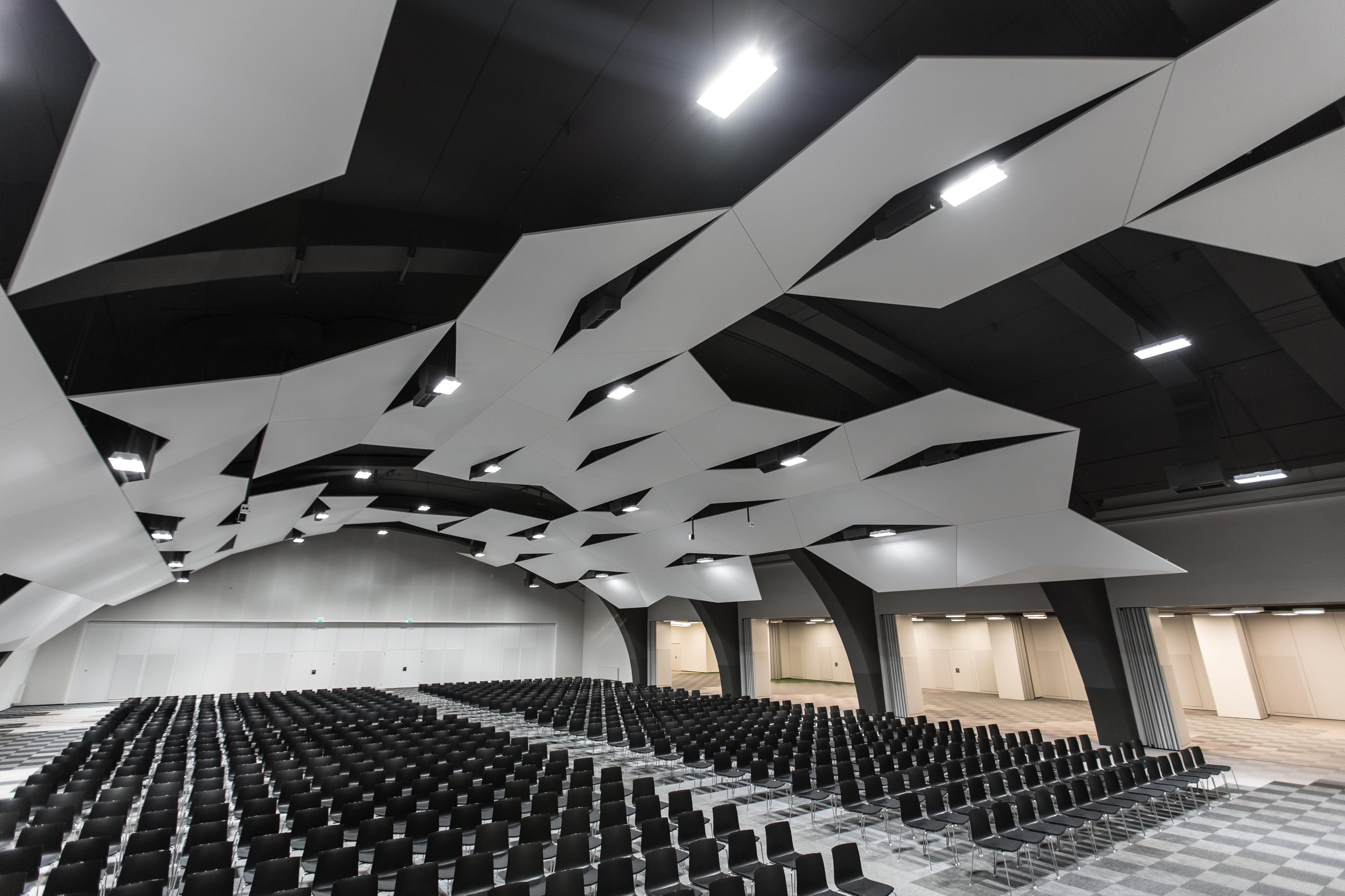 InterContinental Hotels - Malta, an IHG Hotel San Giuliano Esterno foto The interior of the convention centre