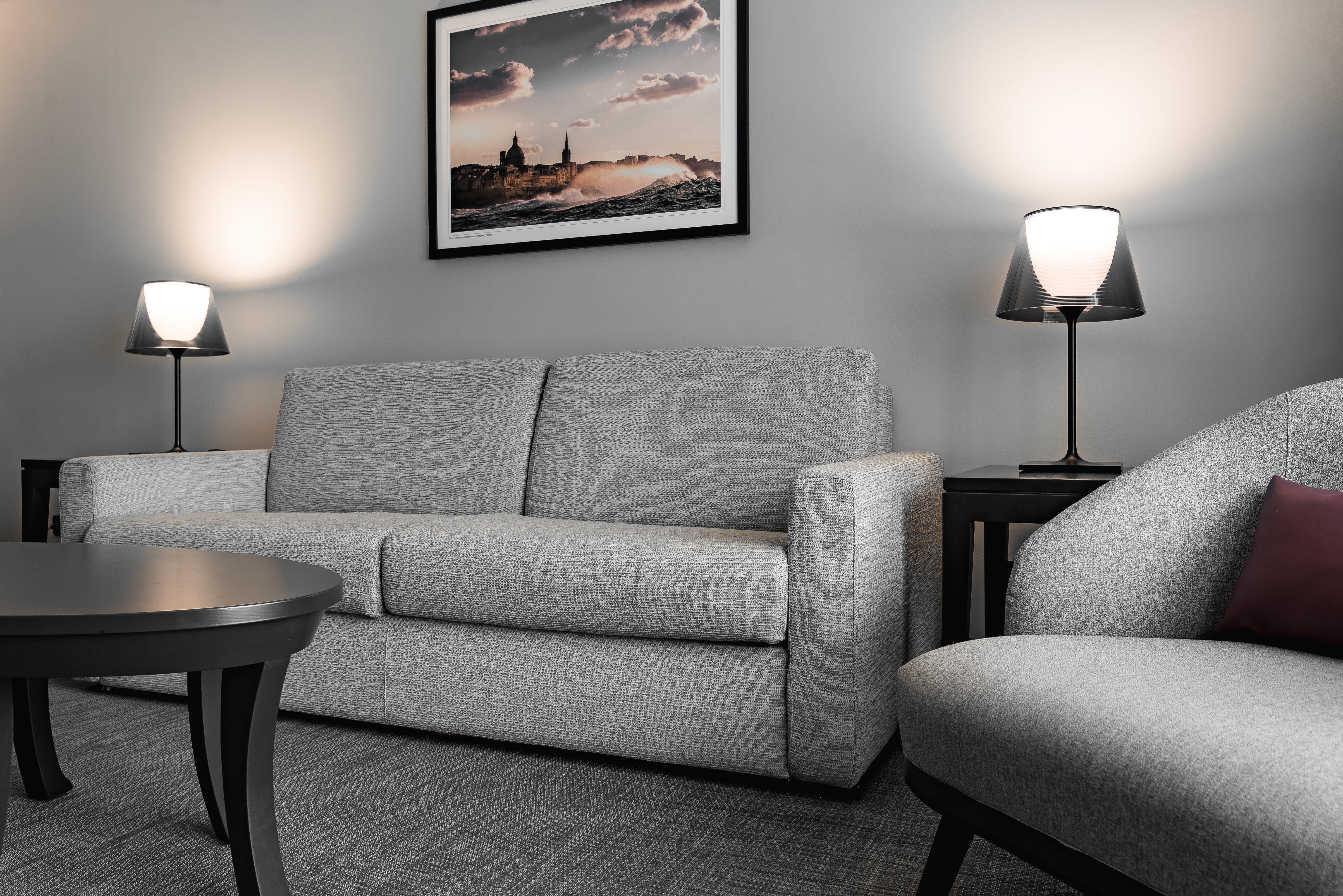 InterContinental Hotels - Malta, an IHG Hotel San Giuliano Esterno foto A room with a sofa