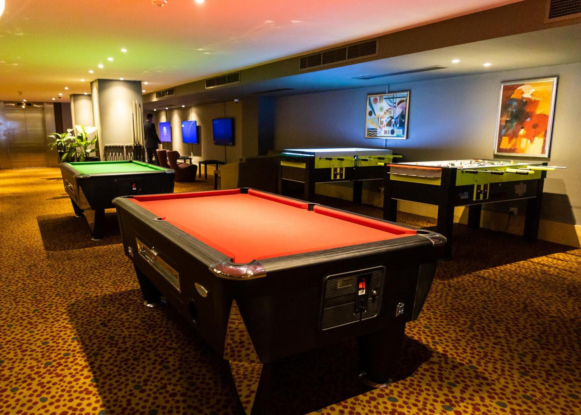 InterContinental Hotels - Malta, an IHG Hotel San Giuliano Esterno foto Pool tables at the hotel